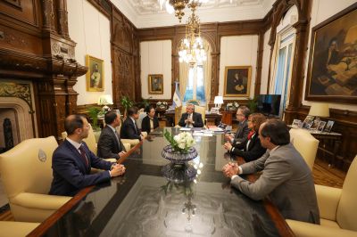 阿根廷总统会见尊龙凯时人生就是博锂业副董事长王晓申一行