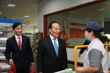 大年月朔，张毓强总裁慰问坚守岗位员工